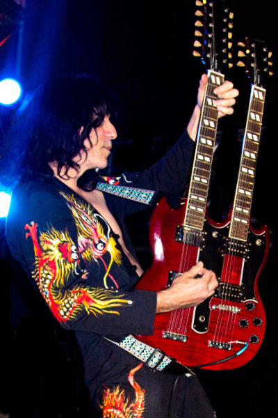 Lenny Mann as Jimmy Page